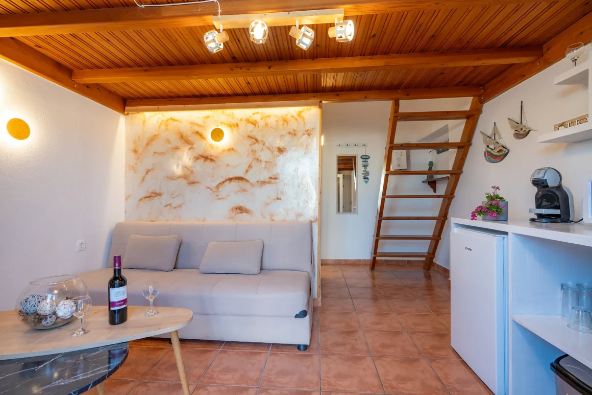Kalisti_VillaSertis_imerovigli_Santorini